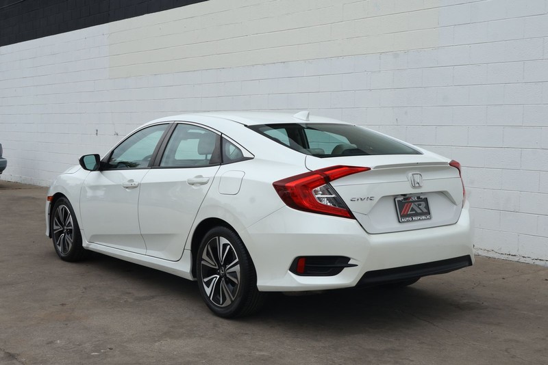 Honda Civic Sedan Vehicle Full-screen Gallery Image 09