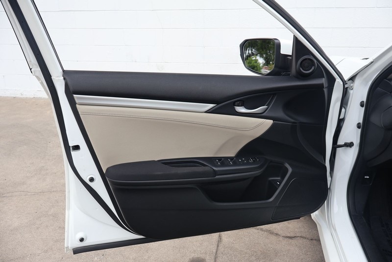 Honda Civic Sedan Vehicle Full-screen Gallery Image 14