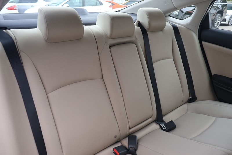 Honda Civic Sedan Vehicle Full-screen Gallery Image 20