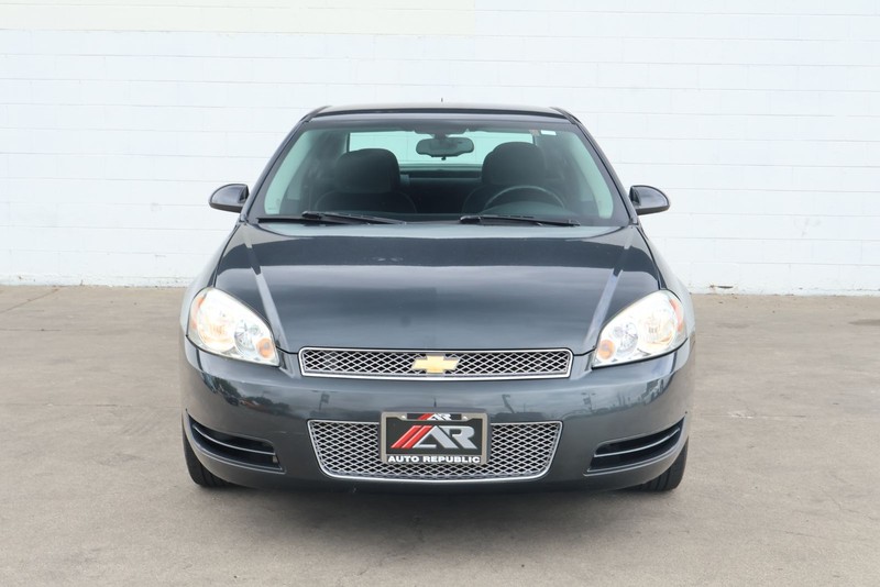 Chevrolet Impala Limited Vehicle Full-screen Gallery Image 02