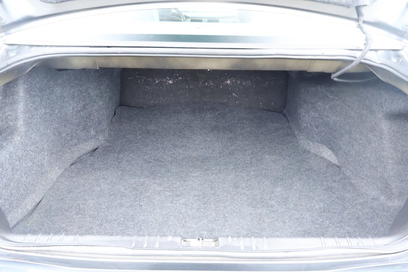 Chevrolet Impala Limited Vehicle Full-screen Gallery Image 08