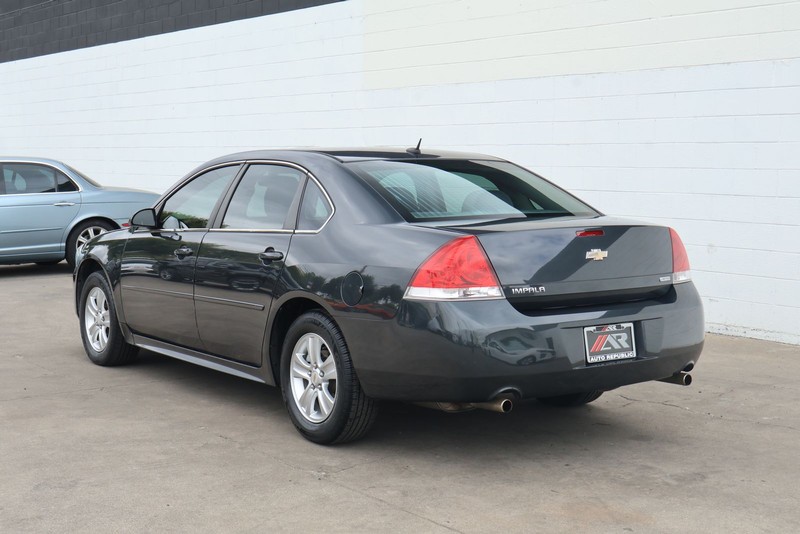 Chevrolet Impala Limited Vehicle Full-screen Gallery Image 09