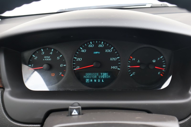 Chevrolet Impala Limited Vehicle Full-screen Gallery Image 21