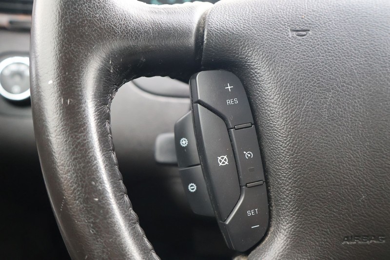 Chevrolet Impala Limited Vehicle Full-screen Gallery Image 23