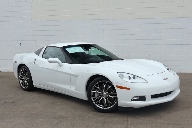 Chevrolet Corvette Vehicle Full-screen Gallery Image 01