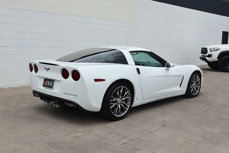 Chevrolet Corvette Vehicle Full-screen Gallery Image 05