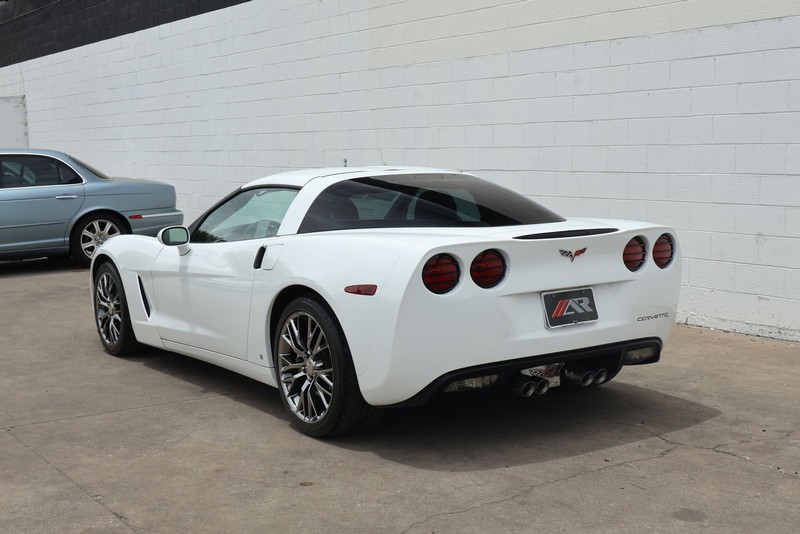 Chevrolet Corvette Vehicle Full-screen Gallery Image 09