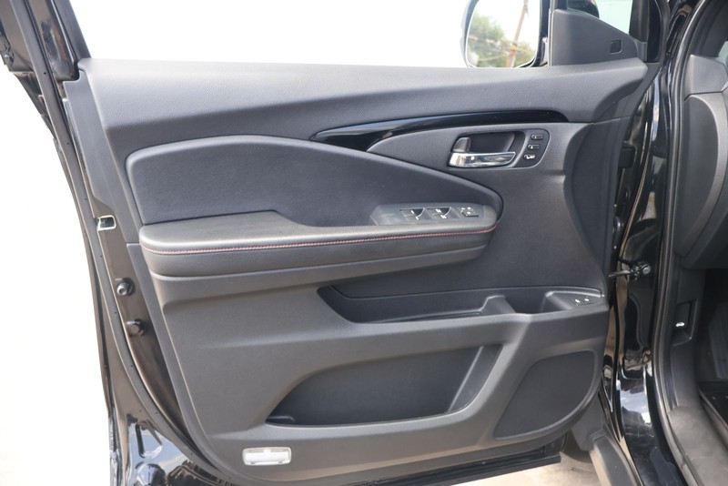Honda Pilot Vehicle Full-screen Gallery Image 15