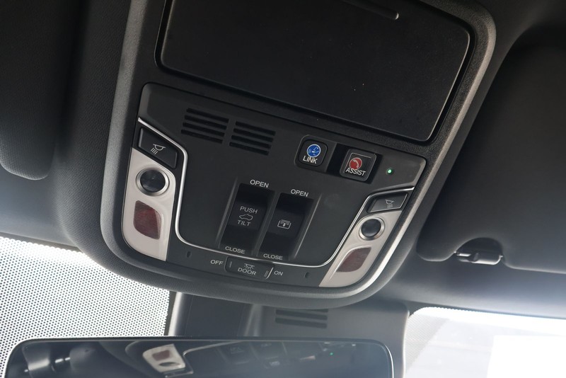 Honda Pilot Vehicle Full-screen Gallery Image 34
