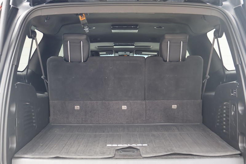 Cadillac Escalade ESV Vehicle Full-screen Gallery Image 08