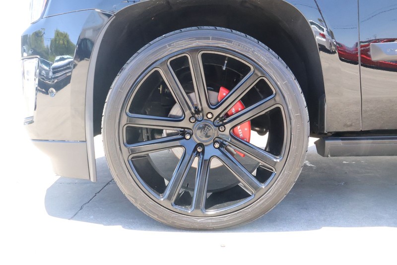 Cadillac Escalade ESV Vehicle Full-screen Gallery Image 15
