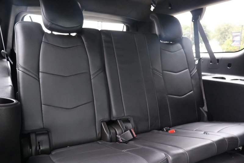 Cadillac Escalade ESV Vehicle Full-screen Gallery Image 23