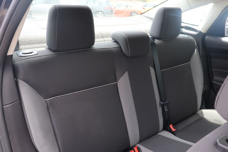 Ford Focus Sedan Vehicle Full-screen Gallery Image 20