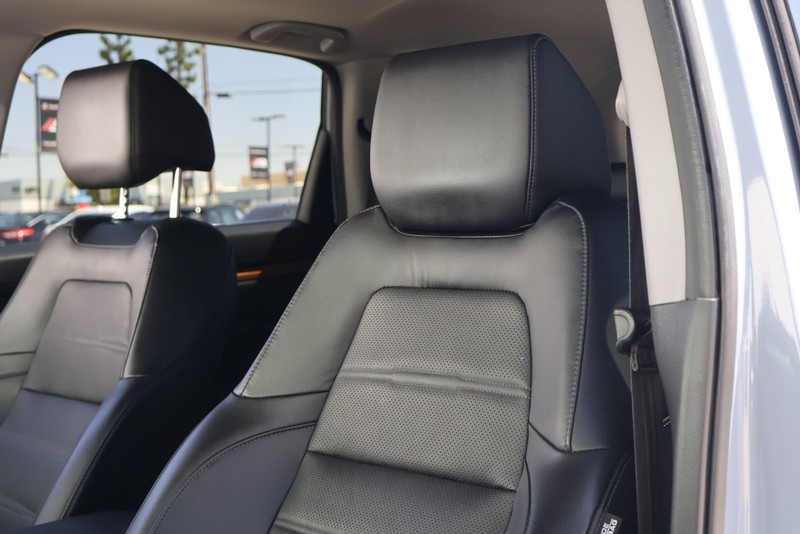 Honda CR-V Vehicle Full-screen Gallery Image 18
