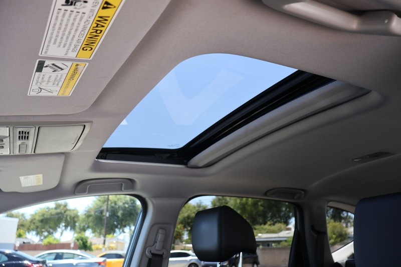 Honda CR-V Vehicle Full-screen Gallery Image 31