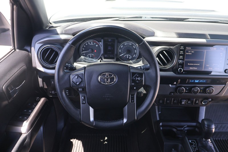 Toyota Tacoma Vehicle Full-screen Gallery Image 24