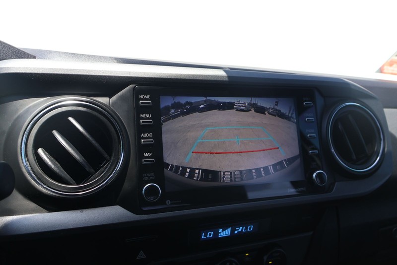 Toyota Tacoma Vehicle Full-screen Gallery Image 29