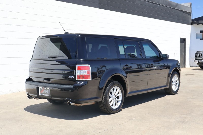 Ford Flex Vehicle Full-screen Gallery Image 05