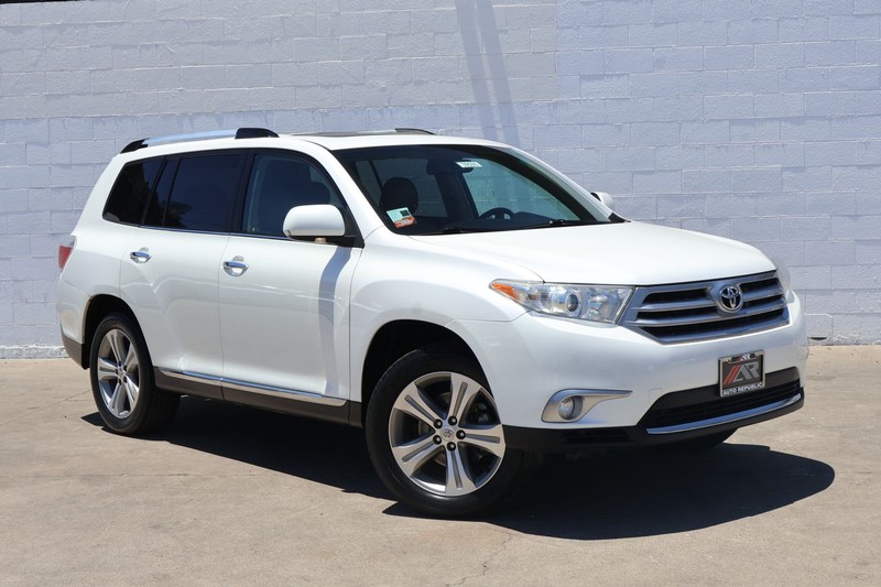 Toyota Highlander Vehicle Full-screen Gallery Image 01