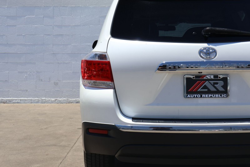 Toyota Highlander Vehicle Full-screen Gallery Image 07