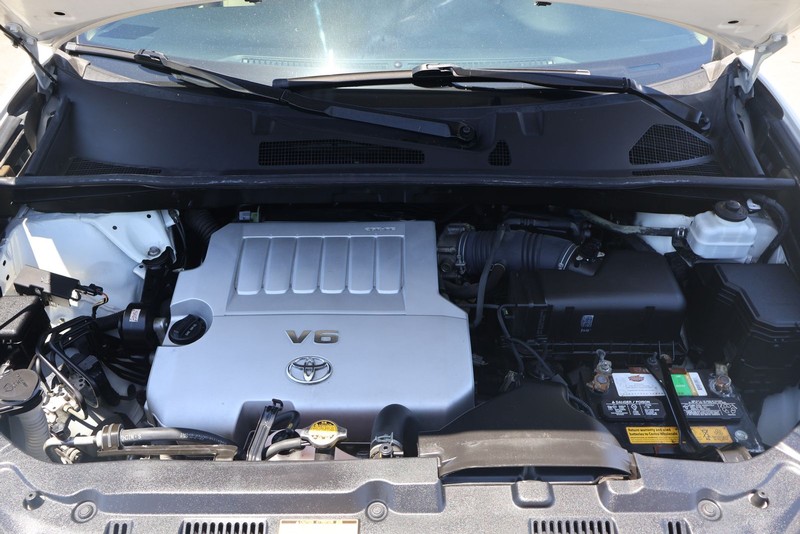 Toyota Highlander Vehicle Full-screen Gallery Image 12