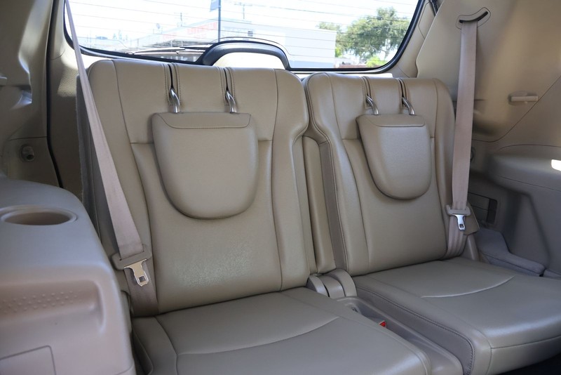 Toyota Highlander Vehicle Full-screen Gallery Image 21