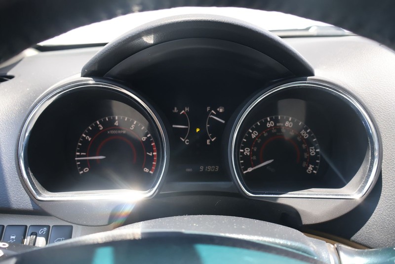 Toyota Highlander Vehicle Full-screen Gallery Image 23