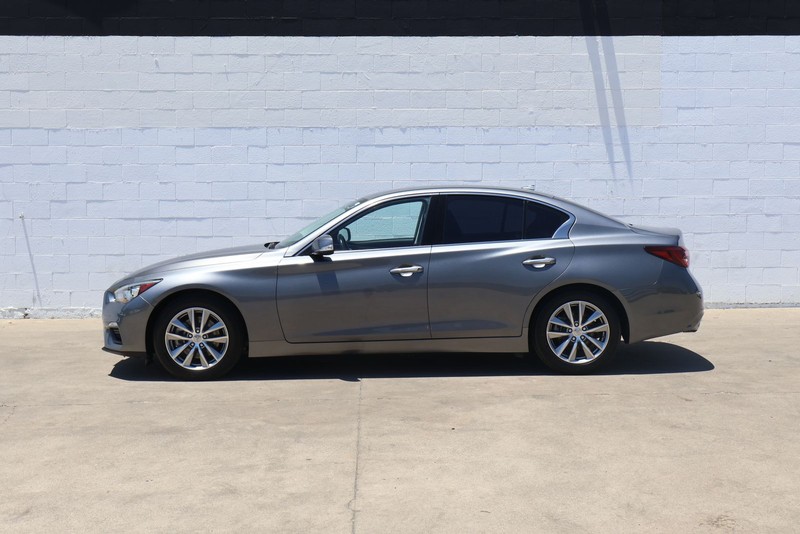 INFINITI Q50 Vehicle Full-screen Gallery Image 10