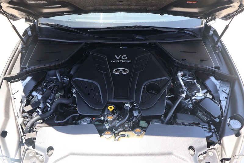 INFINITI Q50 Vehicle Full-screen Gallery Image 12