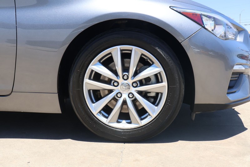 INFINITI Q50 Vehicle Full-screen Gallery Image 13