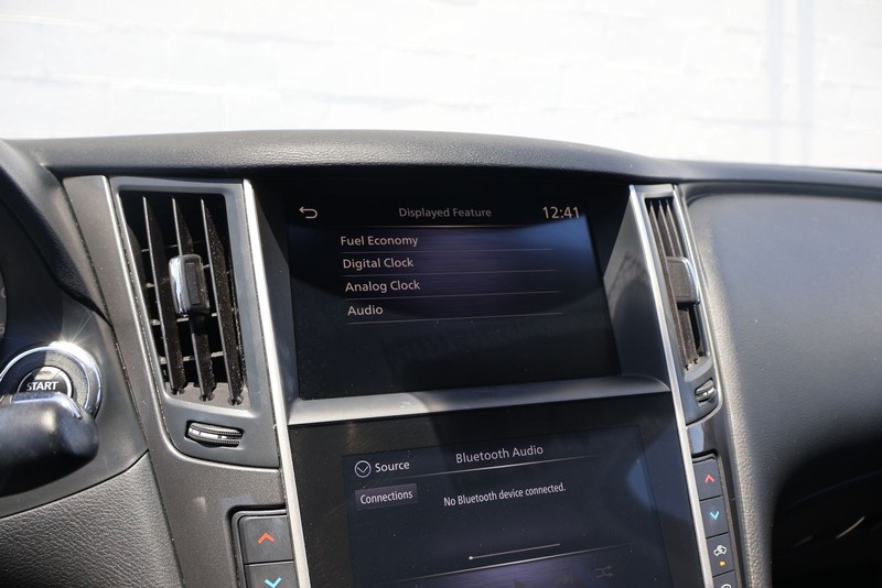 INFINITI Q50 Vehicle Full-screen Gallery Image 26