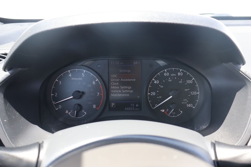 Nissan Altima Vehicle Full-screen Gallery Image 21