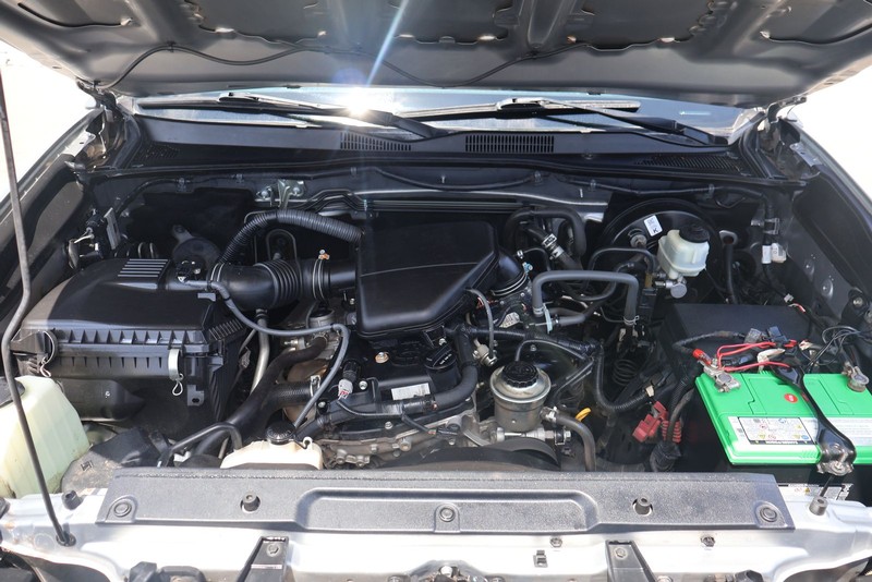 Toyota Tacoma Vehicle Full-screen Gallery Image 12