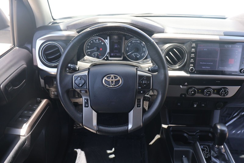 Toyota Tacoma Vehicle Full-screen Gallery Image 23