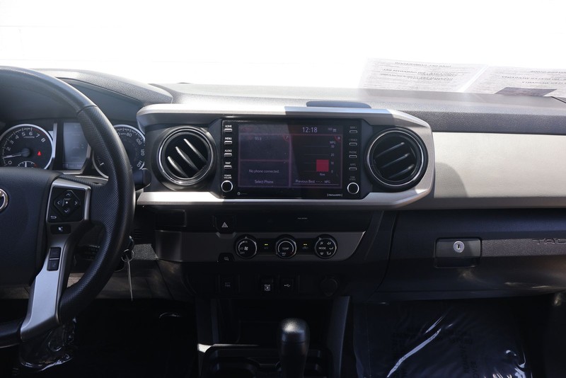 Toyota Tacoma Vehicle Full-screen Gallery Image 26