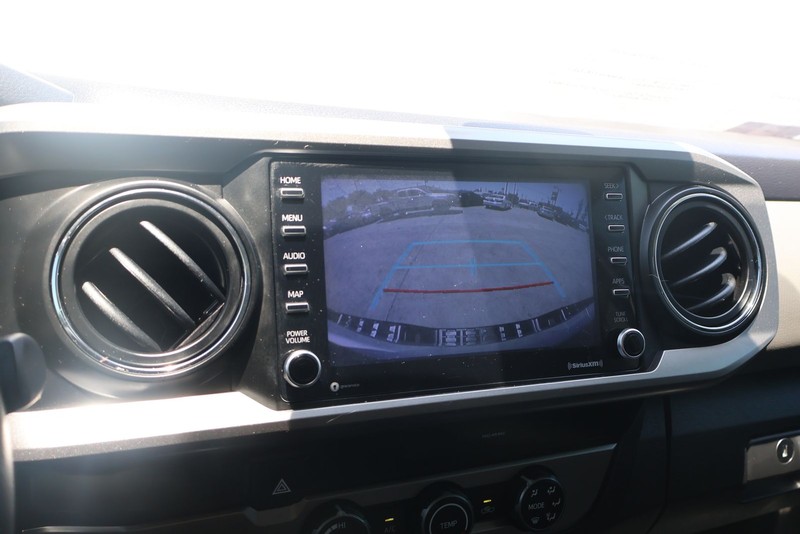 Toyota Tacoma Vehicle Full-screen Gallery Image 28