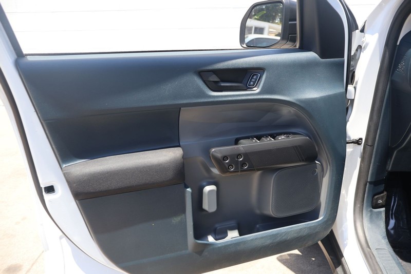 Ford Maverick Vehicle Full-screen Gallery Image 12