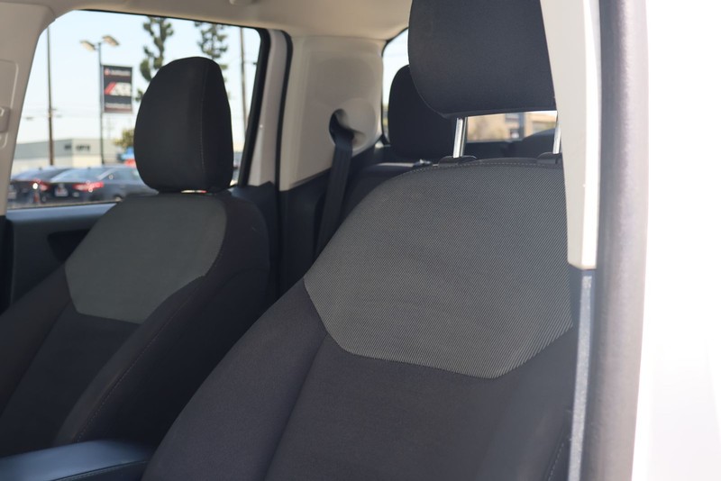 Ford Maverick Vehicle Full-screen Gallery Image 15