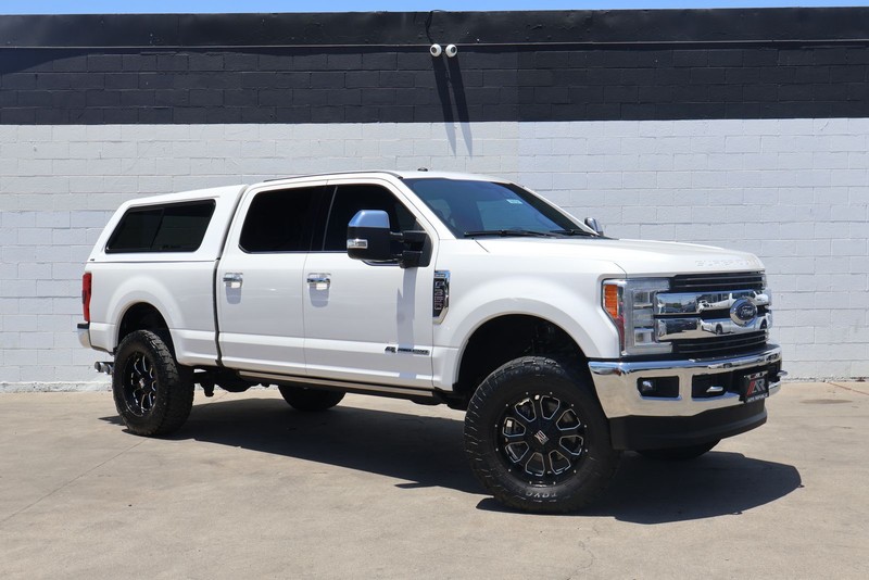 Ford Super Duty F-350 SRW Vehicle Full-screen Gallery Image 01