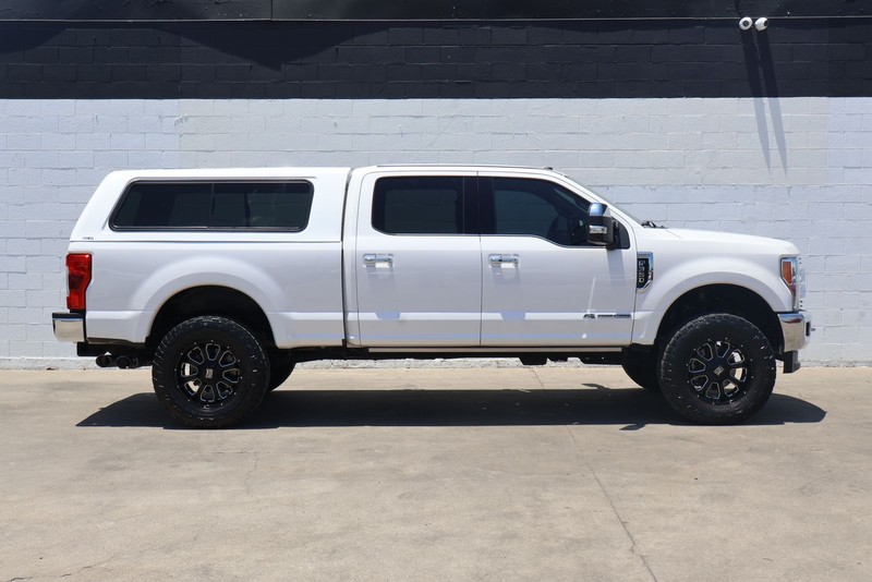 Ford Super Duty F-350 SRW Vehicle Full-screen Gallery Image 04
