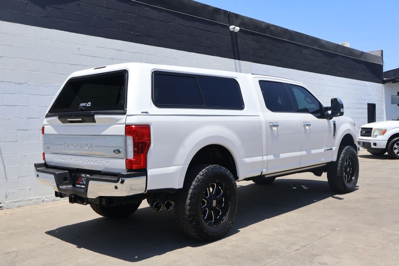 Ford Super Duty F-350 SRW Vehicle Full-screen Gallery Image 05