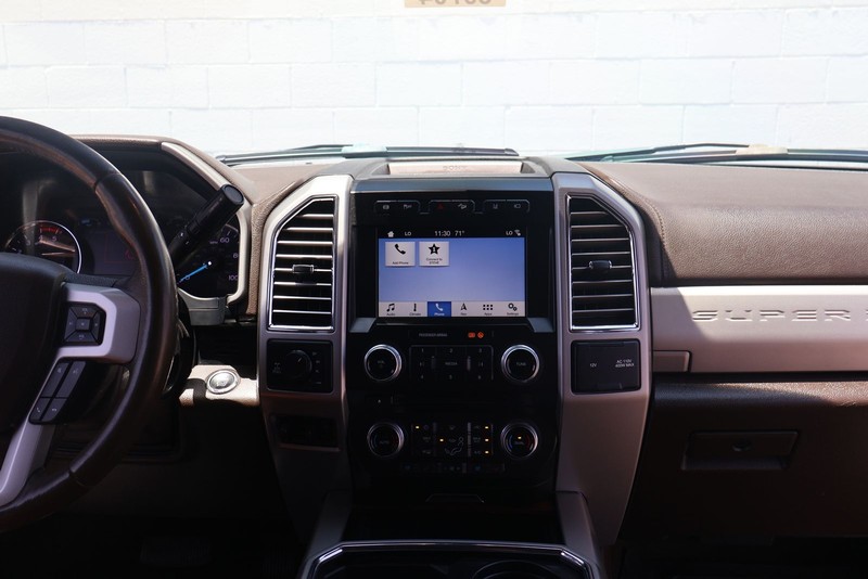 Ford Super Duty F-350 SRW Vehicle Full-screen Gallery Image 29