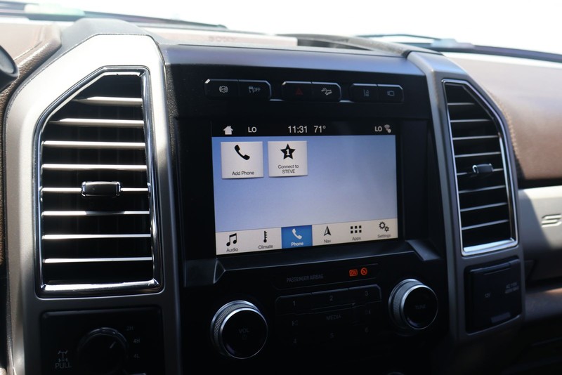 Ford Super Duty F-350 SRW Vehicle Full-screen Gallery Image 30