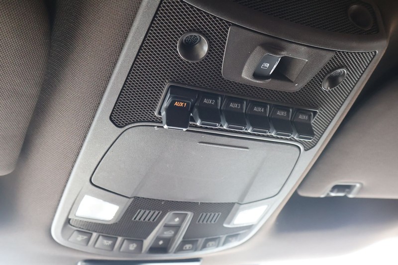 Ford Super Duty F-350 SRW Vehicle Full-screen Gallery Image 33