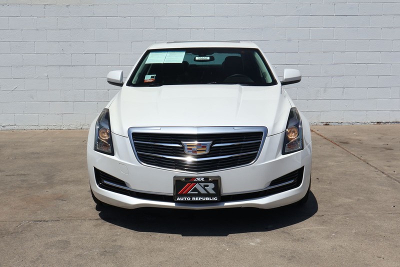 Cadillac ATS Sedan Vehicle Full-screen Gallery Image 02