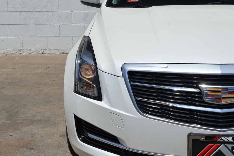 Cadillac ATS Sedan Vehicle Full-screen Gallery Image 03
