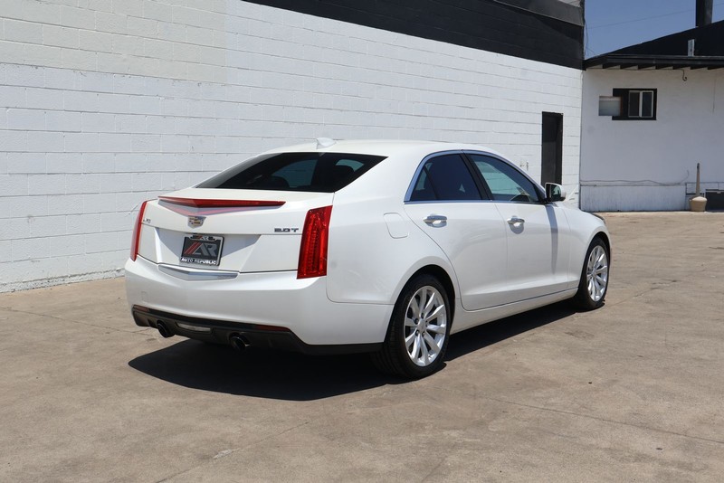 Cadillac ATS Sedan Vehicle Full-screen Gallery Image 05