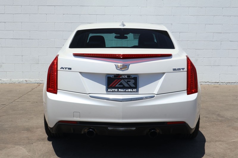 Cadillac ATS Sedan Vehicle Full-screen Gallery Image 06