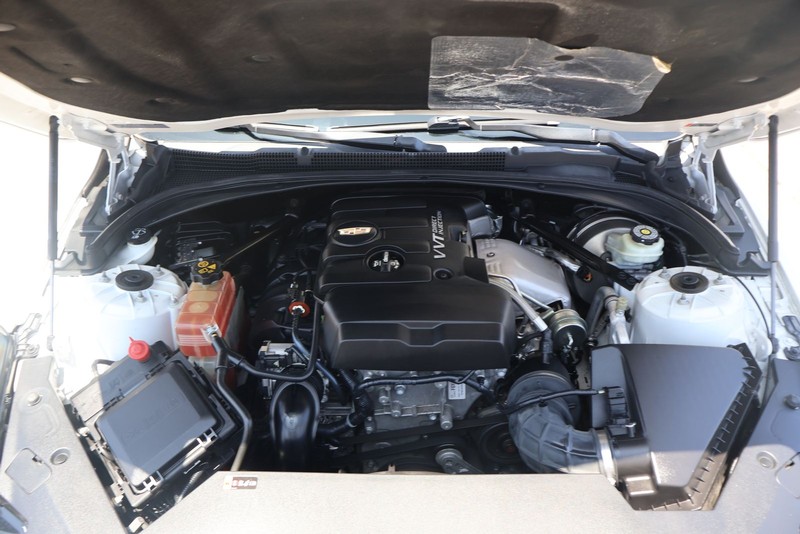 Cadillac ATS Sedan Vehicle Full-screen Gallery Image 12