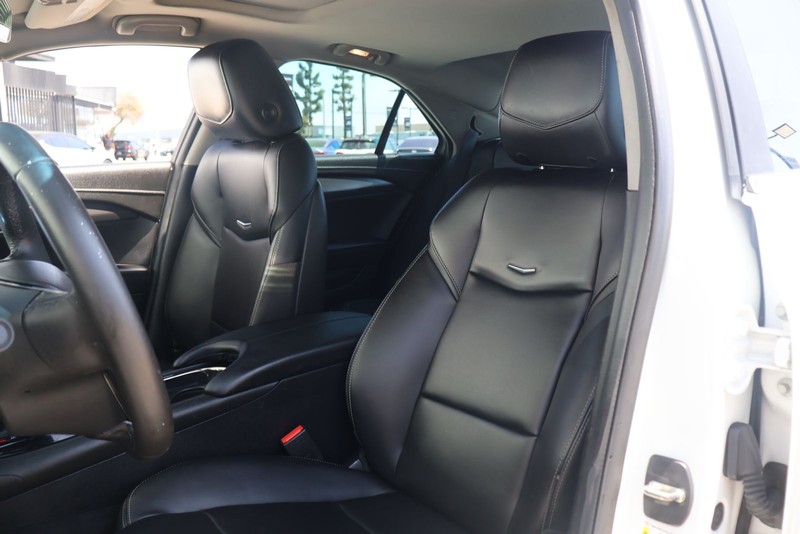 Cadillac ATS Sedan Vehicle Full-screen Gallery Image 16